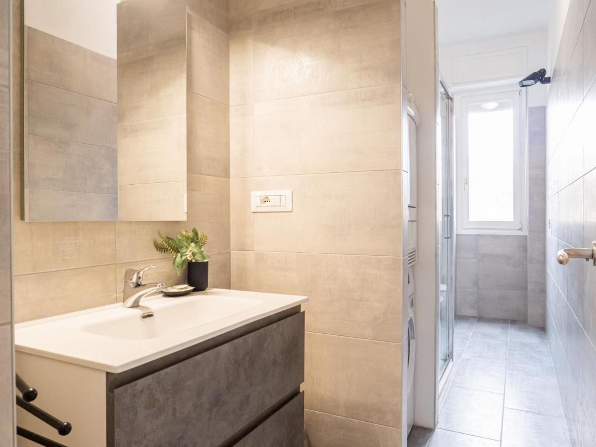 The Rent - Two-bedroom In Maciachini District Appartement Milan